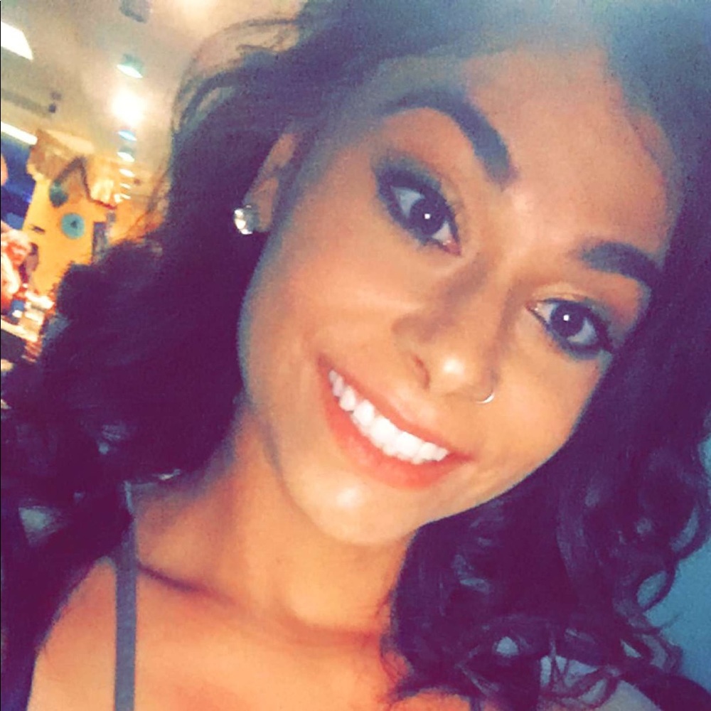 Meet your Posher, Christina